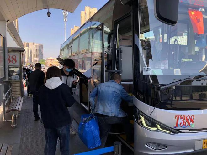 长春女子敲盆被拘7日引热议，德惠客车未停运情况公布