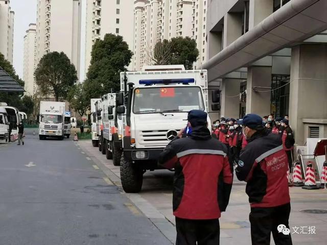 天津医疗队援鄂归来受最高礼遇，上海疫情反复原因及病毒肆虐描写