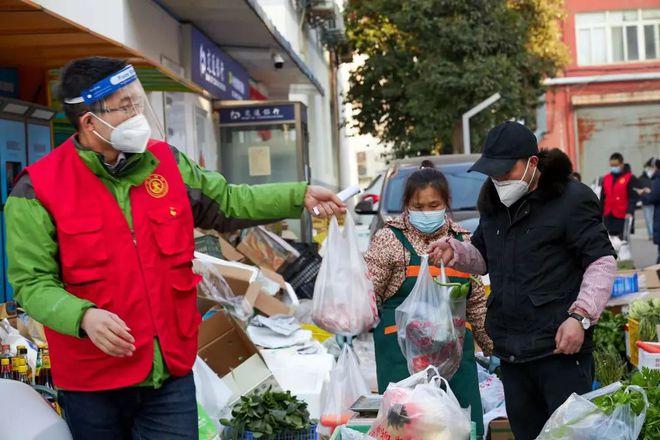 西安封城相关情况：志愿者报酬、背景时间及抗疫举措